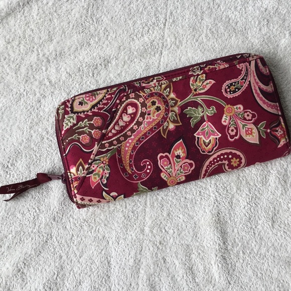 Vera Bradley Piccadilly Plum Large Clutch Wristlet - Picture 2 of 3